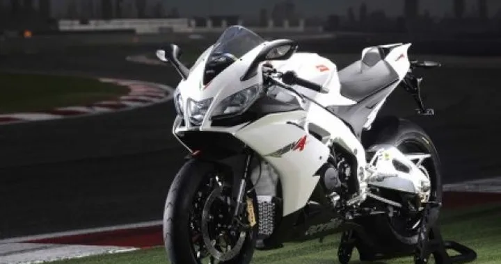 Aprilia RSV4 R 2010 svelata ad Imola