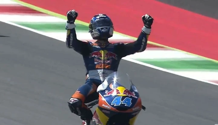Moto3 Mugello: vince Oliveira su Kent e Fenati