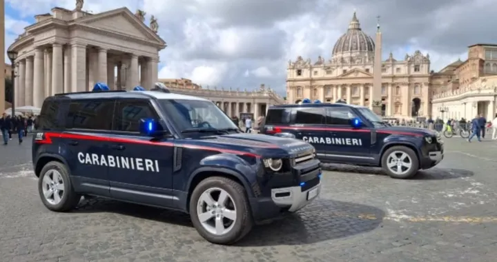 Carabinieri, 20 nuovi Land Rover Defender blindati per il primo intervento