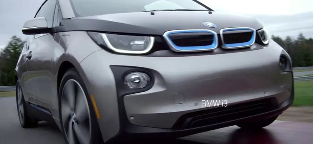 BMW i3: il video dell\'elettrica in pista