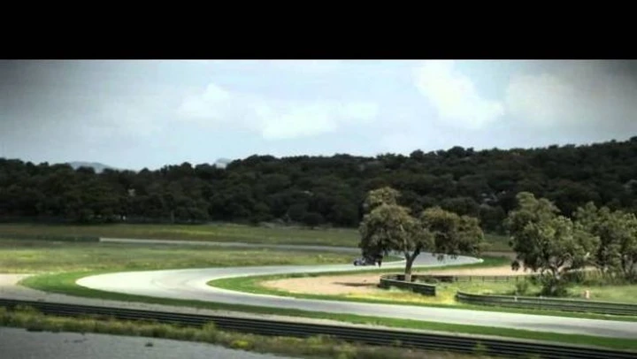 Video: in pista con la Mercedes SLS AMG Roadster
