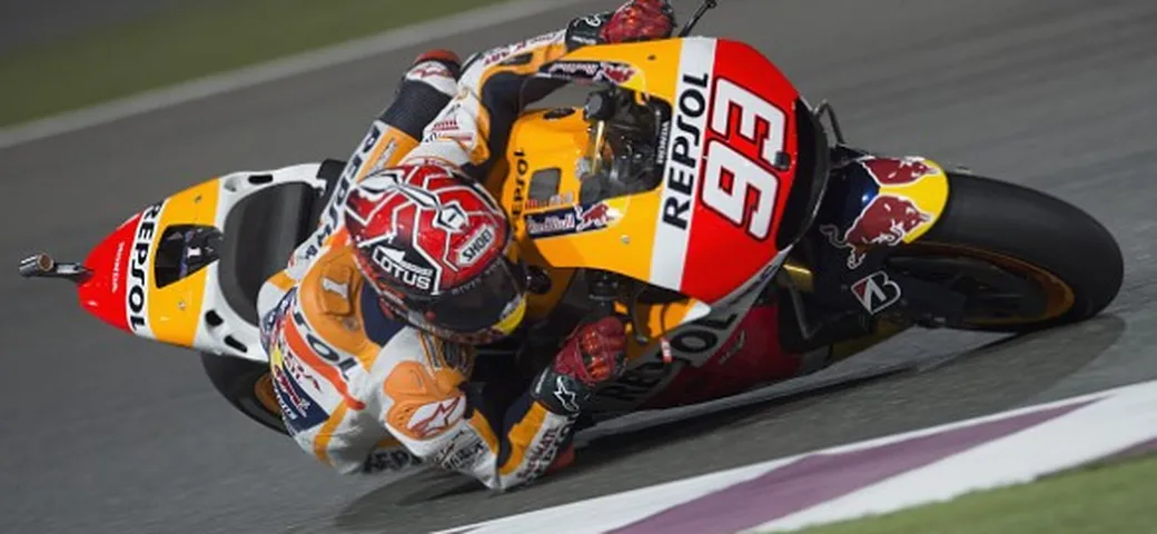 MotoGP Austin, Marquez “vola” … a piedi e in moto: pole da record!