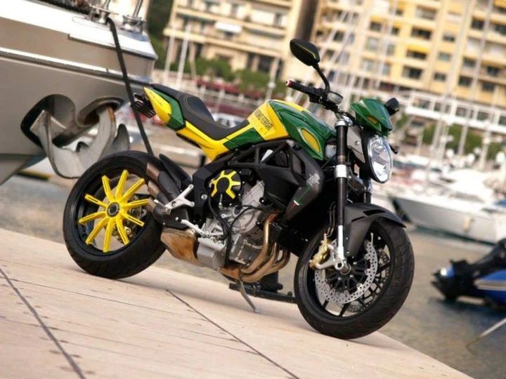 MV Agusta Brutale 800 Virginio Ferrari by Alkadesign [video]