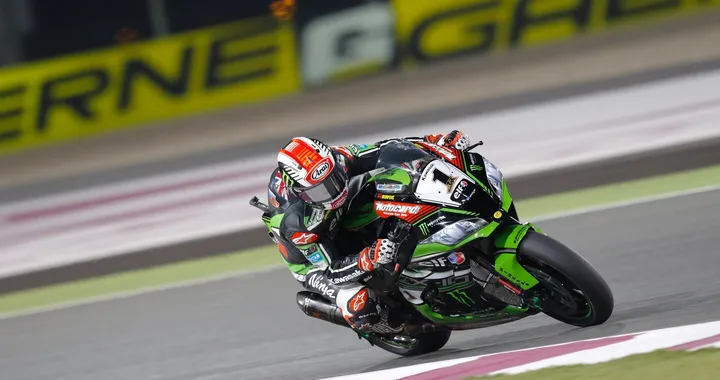 Superbike Qatar FP1: Rea accende la luce dei riflettori