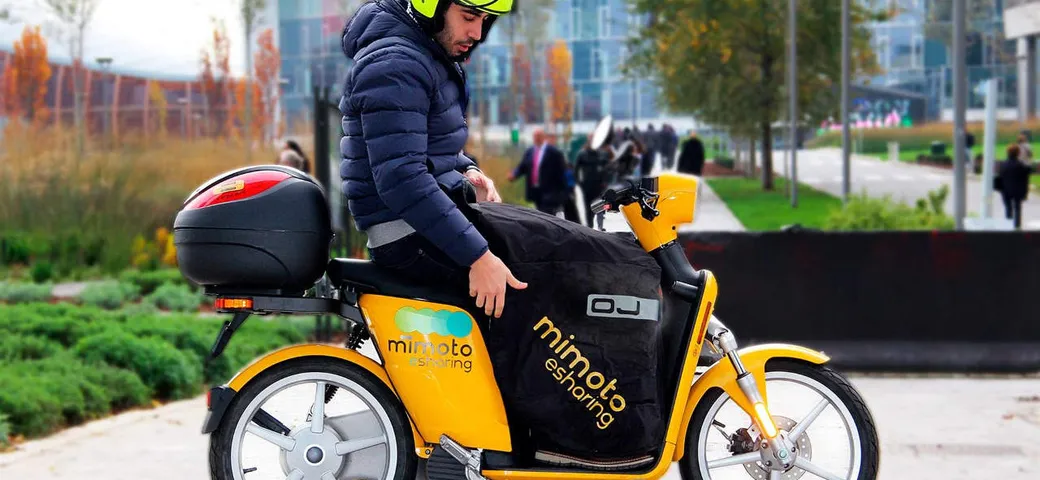 Coprigambe moto OJ sugli scooter elettrici di MiMoto