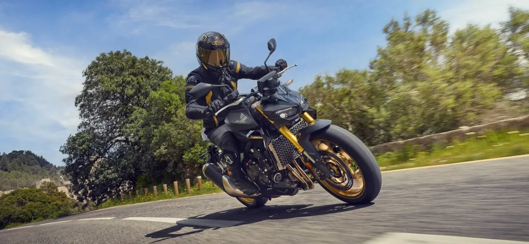 Honda CB1000 Hornet 2025: la naked che sconvolge i limiti con potenza da brivido