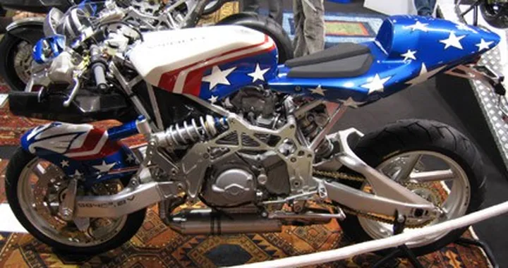 Eicma 2006: stand Vyrus