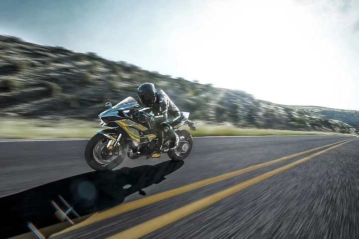 Kawasaki Ninja H2 e H2 Carbon, il nuovo video