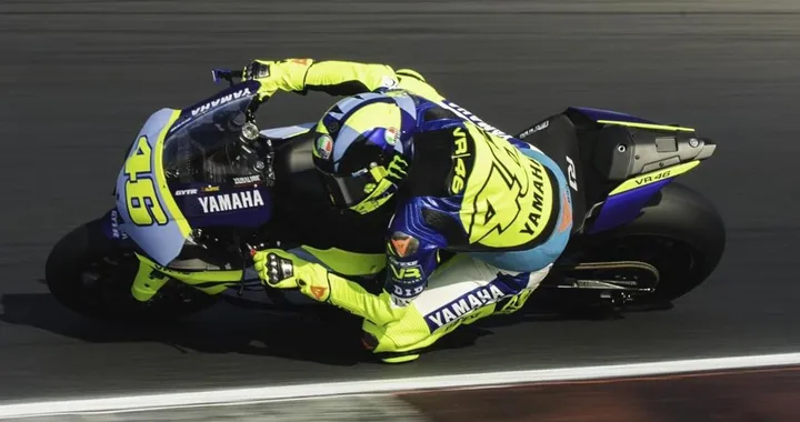 Valentino Rossi: dalla R1 a Valencia per Bagnaia