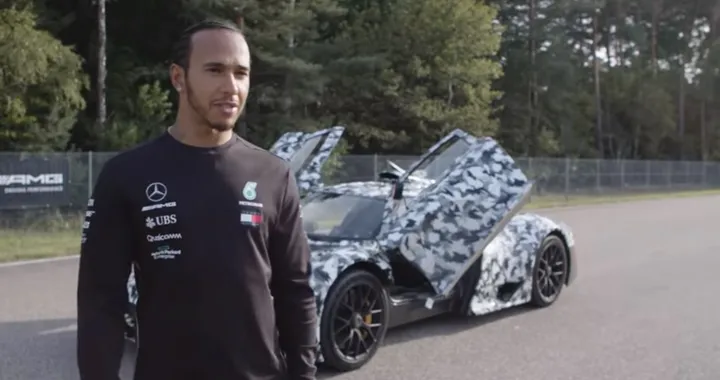 Lewis Hamilton incontra in pista la Mercedes-AMG Project One [Video]