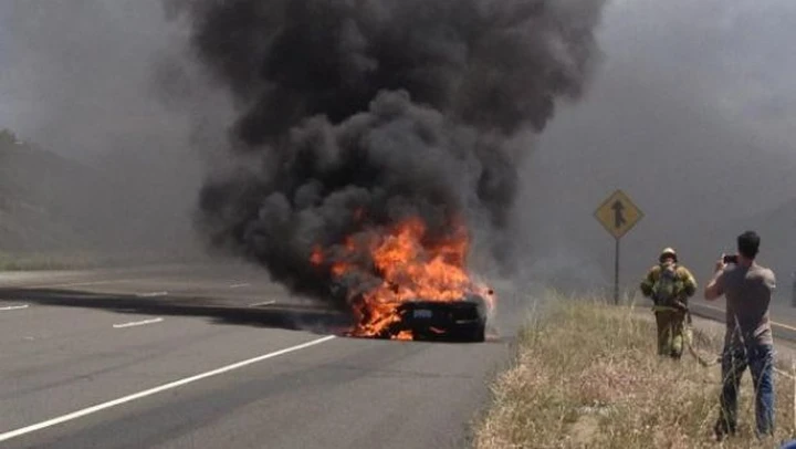 Video: Lamborghini Aventador in fiamme durante un test drive