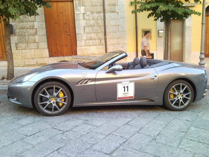 La Ferrari California di Hugh Grant è in vendita