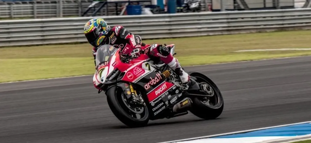 SBK, Davies sprona la Ducati: 