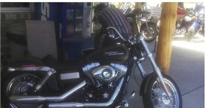 Si compra la moto dei suoi sogni dopo 40 anni e… muore