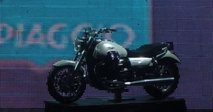 Foto Spia delle nuove Moto Guzzi California e V7 Scrambler