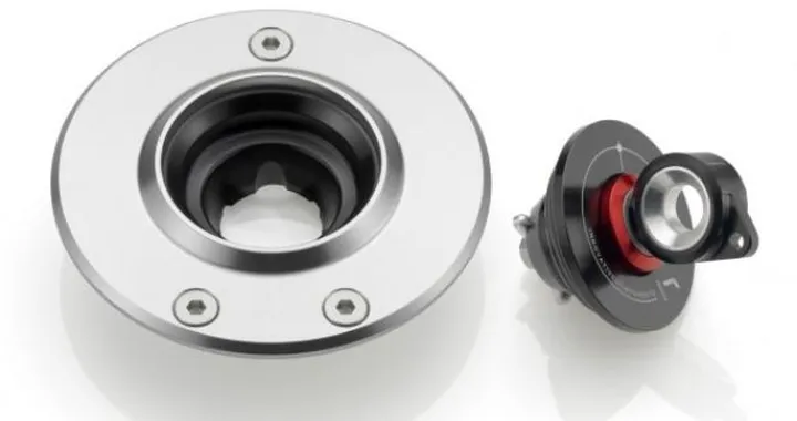 Rizoma: anche il tappo carburante “sotto i ferri” dello specialista.