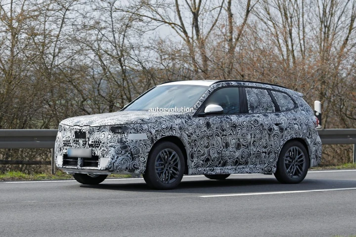 Nuova BMW X1, come sarà il nuovo crossover: foto spia