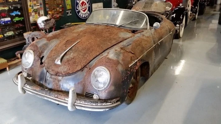 Ritrovata dopo 41 anni una rara Porsche 356 A