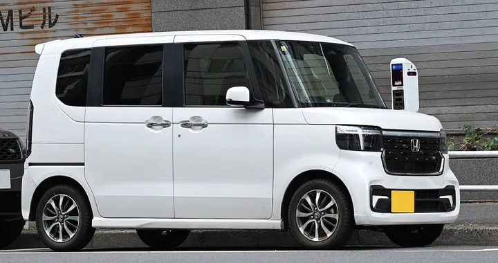 Trump scopre le Kei Car e se ne innamora: ora le vuole negli USA