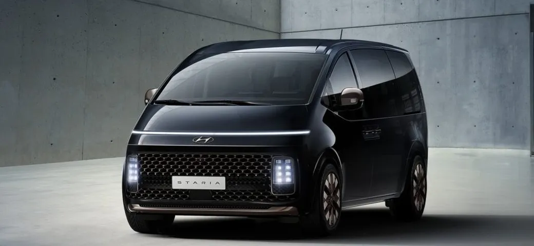 Hyundai Staria: monovolume con abitacolo modulare fino a 11 posti