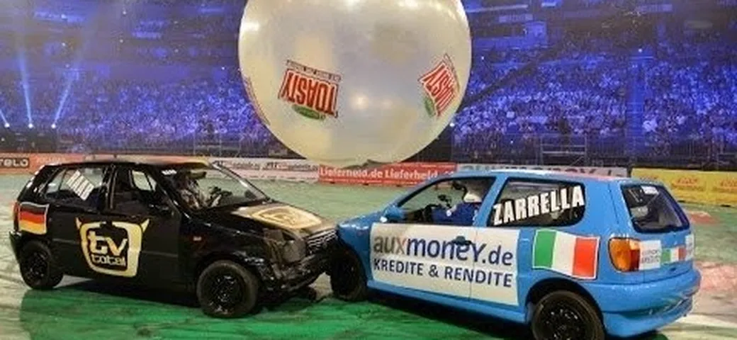 Autoball: il calcio con le auto [Video]