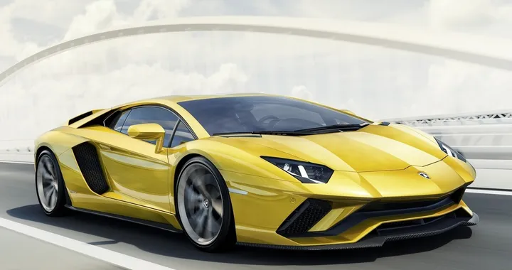 La nuova Lamborghini Aventador monterà il primo V12 ibrido di casa