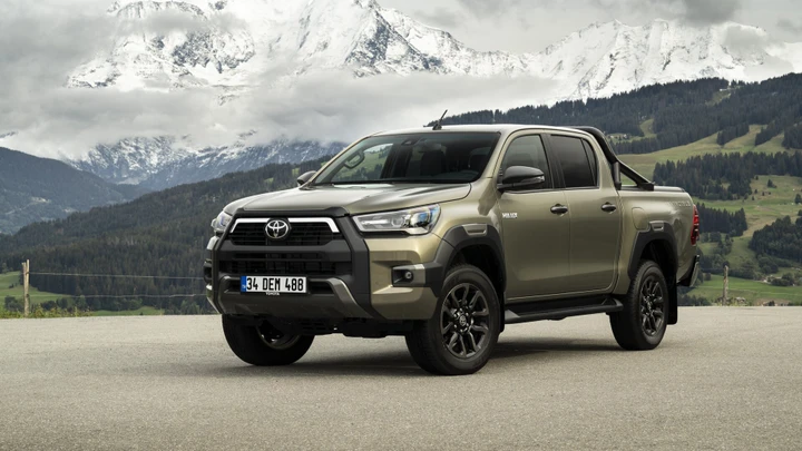 Nuovo Toyota Hilux: informazioni, disponibilità e prezzi