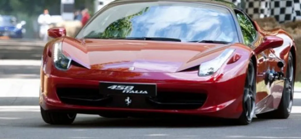 Curiosità: 14enne tedesco prende in prestito la Ferrari dei genitori e provoca una caccia all'uomo