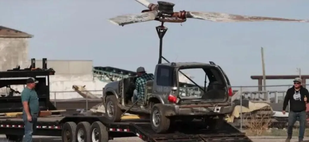 Trasforma un SUV in un elicottero: il volo artigianale funziona