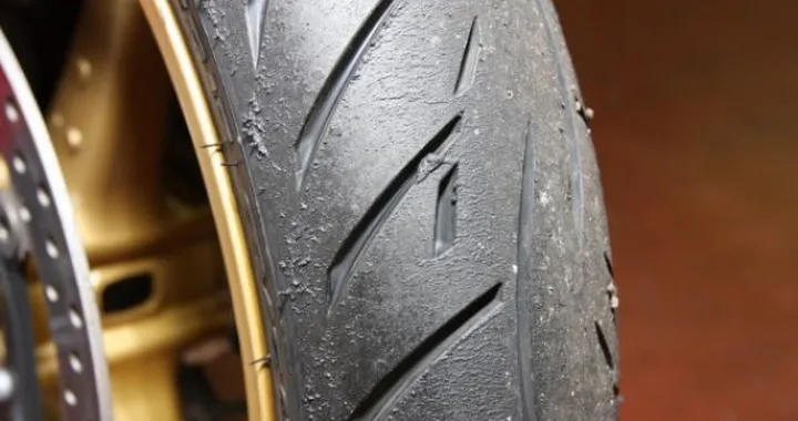 TEST Metzeler Roadtec Z8 Interact, ti hanno fatto le scarpe