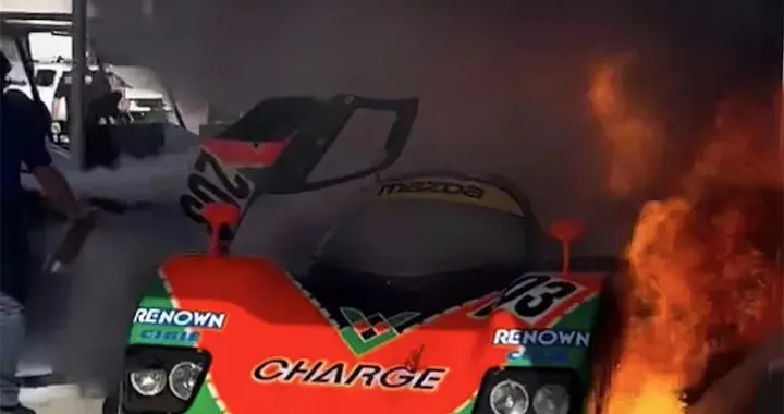 In fiamme a Laguna Seca, paura per la rarissima auto da oltre 2 milioni