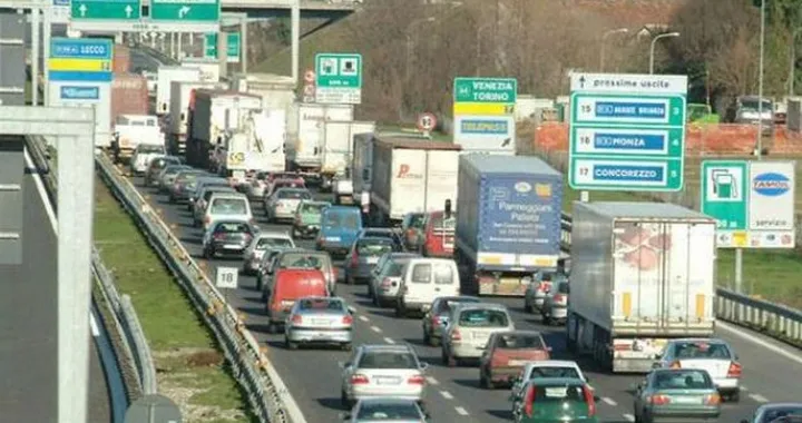 Emergenza smog a Milano: limite di 70 km/h su tangenziali e provinciali