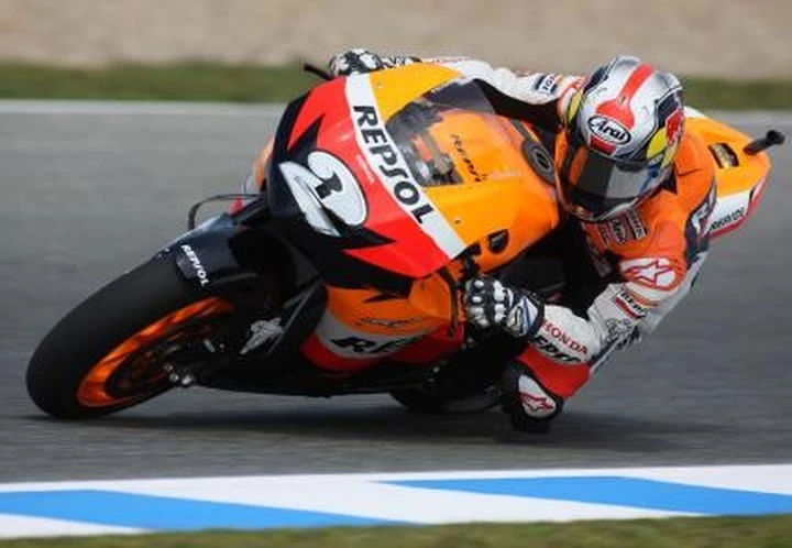 Pedrosa torna a ruggire, Edwards non molla, risale Capirossi