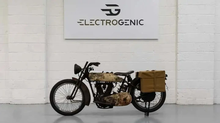 Dalle Harley ai Land Rover: i restomod elettrici di Jason Momoa
