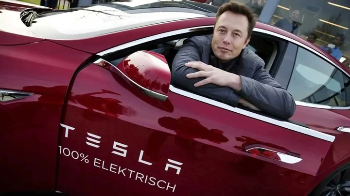 I dipendenti di Tesla chiedono la testa di Elon Musk: una crisi spaventosa