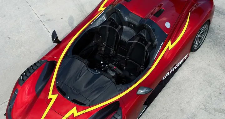 Dallara Stradale EXP con kit aerodinamico e tributo a Zanardi