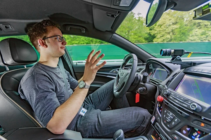 Guida autonoma: da Opel un passo avanti attraverso la cooperazione