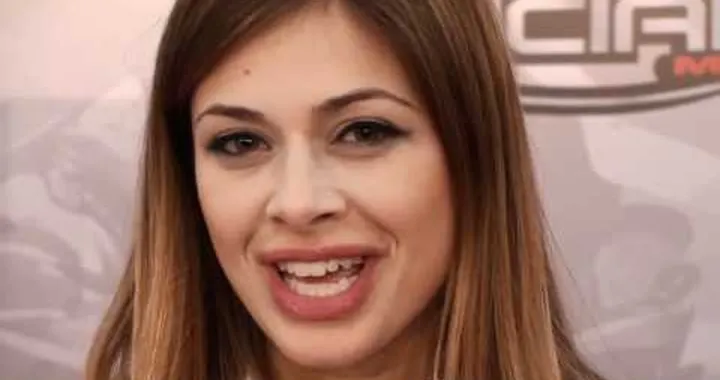 Motodays 2012 - Fiera di Roma ragazze Stand Suzuki