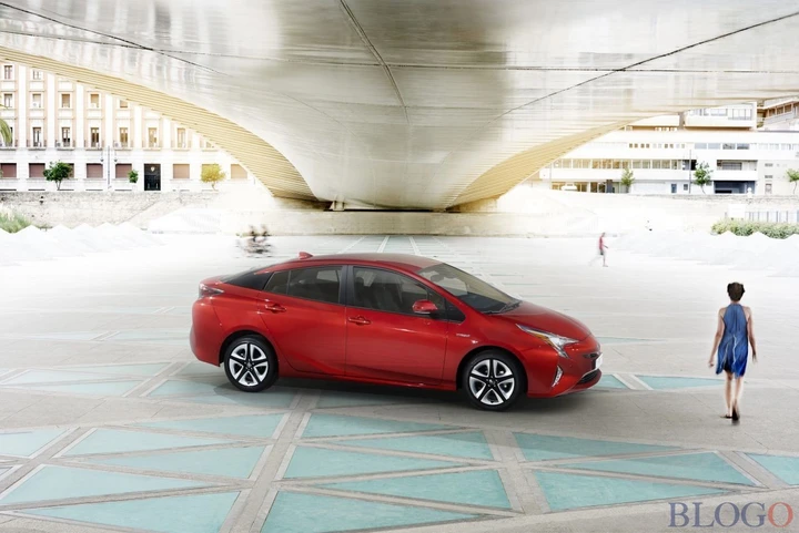 Toyota Prius 2016: caratteristiche tecniche e foto