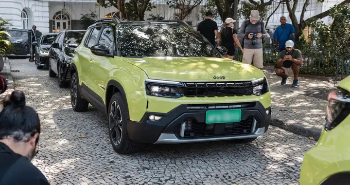 Jeep Avenger, a sorpresa rivelato il nuovo volto del restyling