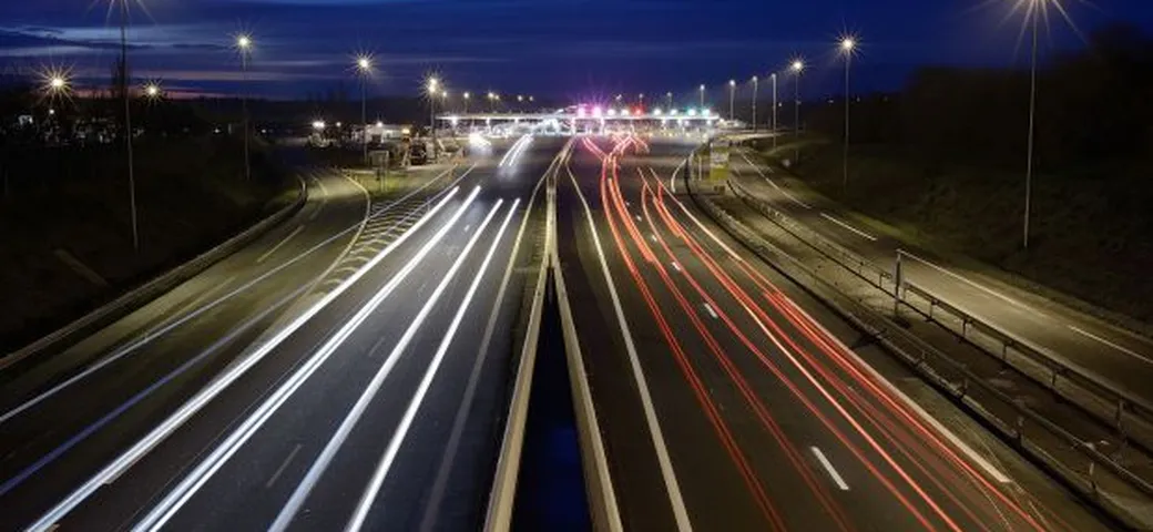 In Italia ogni giorno 63 persone su 100 si muovono con un'automobile