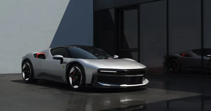 Ferrari CZ26, la SF90 Stradale diventa irriconoscibile: ne esiste una sola