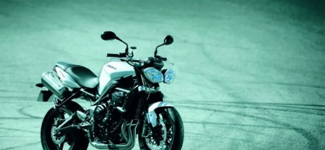 Triumph Street Triple 2011/2012: arrivano gli occhi a mandorla