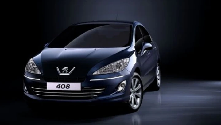 Peugeot 408: debutta la variante per il mercato russo