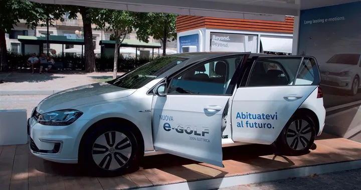 Auto elettriche: riparte da Firenze l'e-Roadshow di Volkswagen