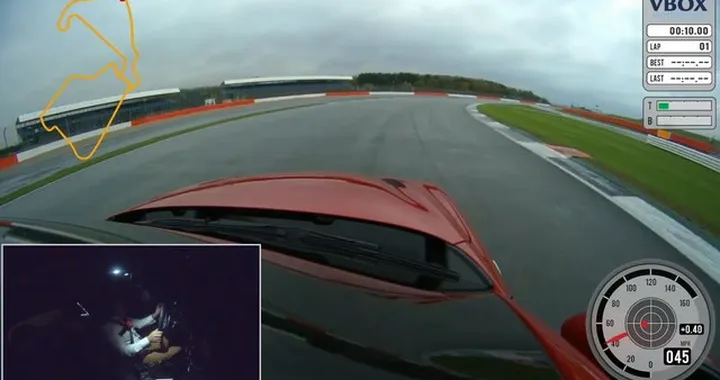 Alfa Romeo Giulia Quadrifoglio giro a Silverstone