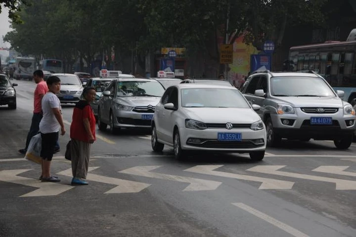 Cina: perché alcuni automobilisti investono di proposito i pedoni?