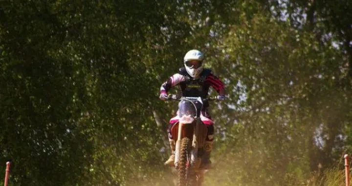Scatto in Corsa: Allenamento Motocross