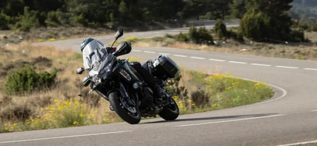 Kawasaki lancia promozioni 2025: sconti su Z, Ninja, Versys e Urban Cruiser