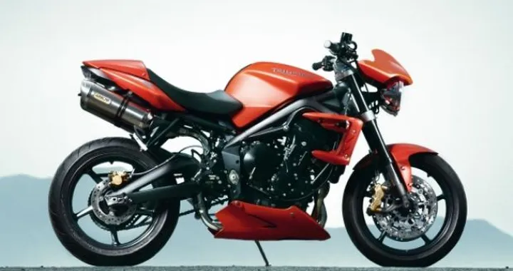 Nuovo kit gratuito per Triumph Street Triple